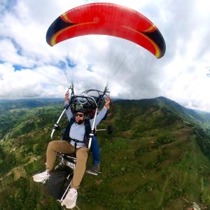 Parapente con motor en el Quindío - Eje Cafetero